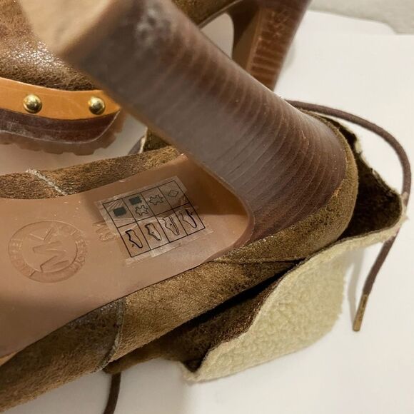 Michael Kors Platform  Lara Studded Ankle Boots Faux Shearling size 6 - Picture 12 of 14